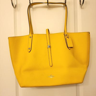 Pebbled Yellow Leather COACH Tote (Read)