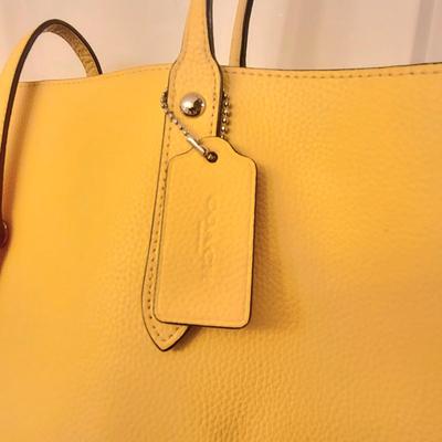 Pebbled Yellow Leather COACH Tote (Read)
