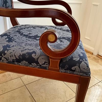 001 Large KINDEL Furniture Co. National Trust Collection Mahogany Table & 8 Chairs
