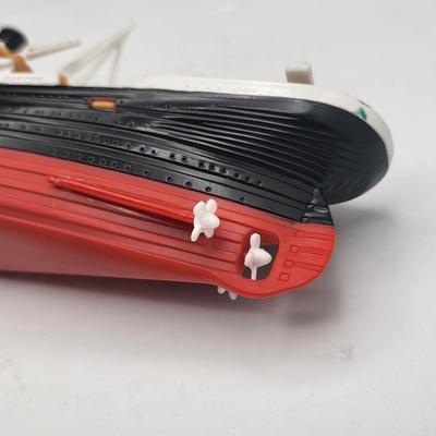 Rare R.M.S. Titanic Breakaway Ship Model 16"