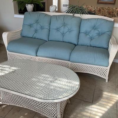 014 Like New Lloyd Flanders Wicker Sofa and Glass Top Coffee Table