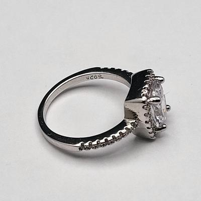 Four Clear Stone Fashion Rings 925