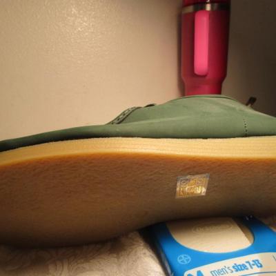 Chukka Boots men's size 14, green, and 1 pkg Dr. Scholl's insoles