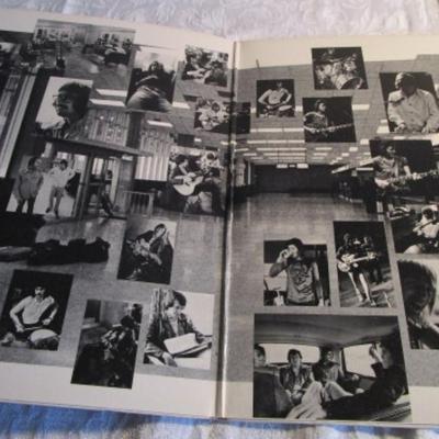 4 LP records, Moody Blues, Earth Wind & Fire, Bread, Winners (collection of artists)