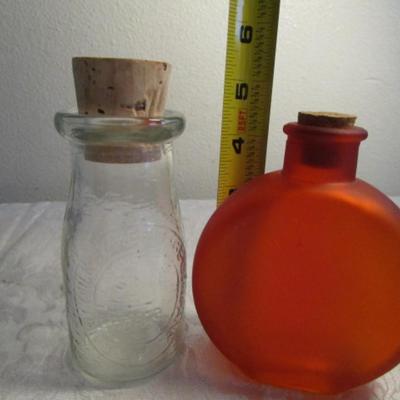 9 decorative bottles various sizes and shapes, 2 small vases