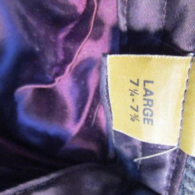 Black No Fear hat estimate size 7-1/8; Gray Herringbone newsboy hat size 7-1/4-7-3/8, Pendleton Green/Navy plaid newsboy hat estimate...