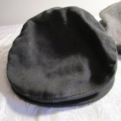 Black No Fear hat estimate size 7-1/8; Gray Herringbone newsboy hat size 7-1/4-7-3/8, Pendleton Green/Navy plaid newsboy hat estimate...