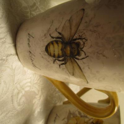 Certified International large ceramic mugs, set of 4 with Bee design