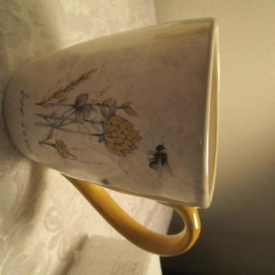 Certified International large ceramic mugs, set of 4 with Bee design