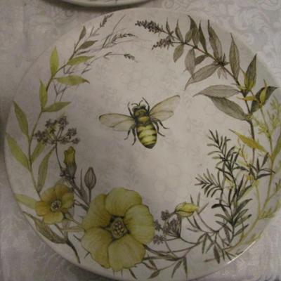Certified International ceramic dinner plates, set of 4 with Bee design