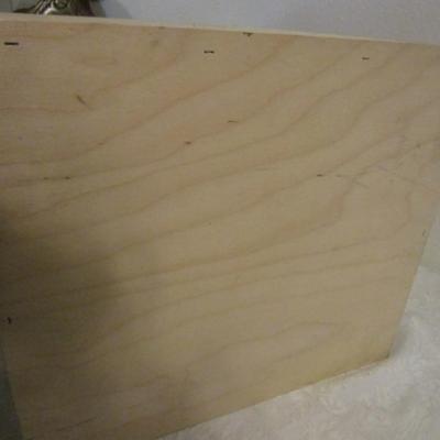 Wooden wine box with bottle dividers
