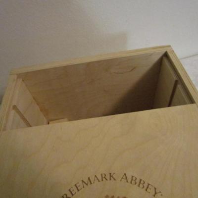 Wooden wine box with bottle dividers