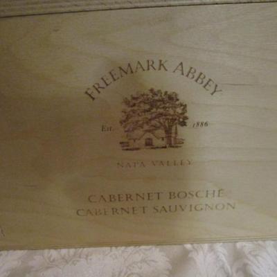 Wooden wine box with bottle dividers