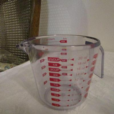 Measuring cups, 2 are glass one is plastic, set of stainless steel