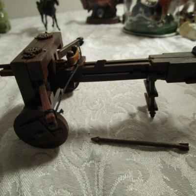 Medieval warriors & crossbow (figurines)