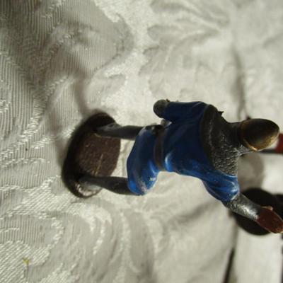 Medieval warriors & crossbow (figurines)