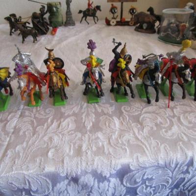 8 Britains LTD Medieval Knights on horses