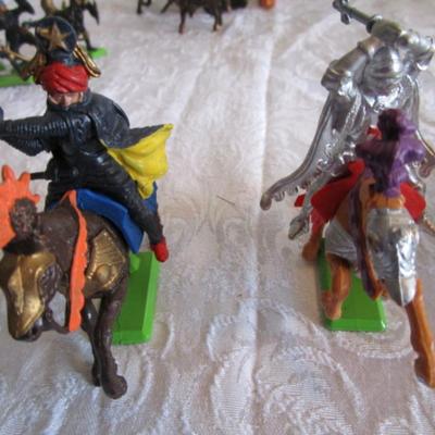 8 Britains LTD Medieval Knights on horses