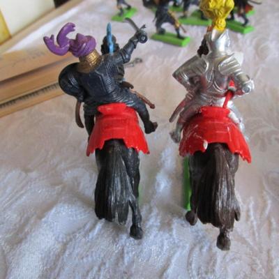8 Britains LTD Medieval Knights on horses