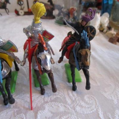 8 Britains LTD Medieval Knights on horses