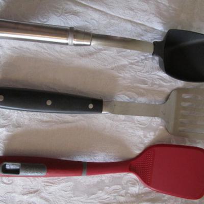 Slotted spatula, red spatula, Pampered Chef handled scoop