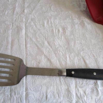 Slotted spatula, red spatula, Pampered Chef handled scoop