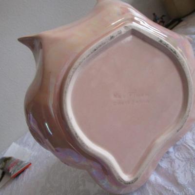 Kay Finch, CA Ceramic Irridescent Swan decorative dish