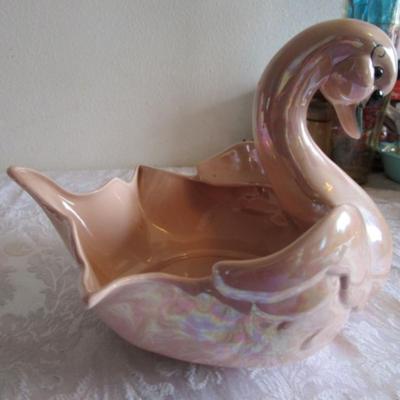 Kay Finch, CA Ceramic Irridescent Swan decorative dish