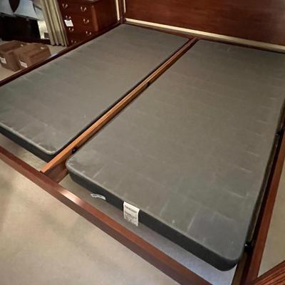 Four Poster Bed With Claw Feet and Posturepedic (PB-RG)