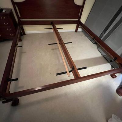 Four Poster Bed With Claw Feet and Posturepedic (PB-RG)
