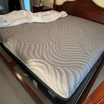 Four Poster Bed With Claw Feet and Posturepedic (PB-RG)