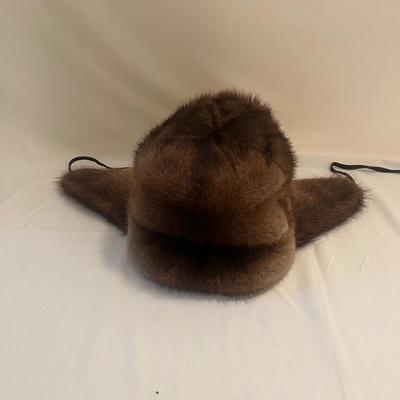 Fur Hat & Collar (LR-MG)