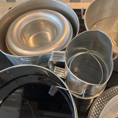 Aluminum bakeware