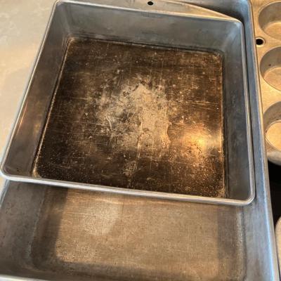 Aluminum bakeware & Airbake 9x13 pan