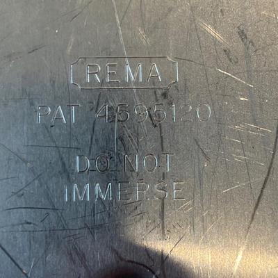 Aluminum bakeware & Airbake 9x13 pan