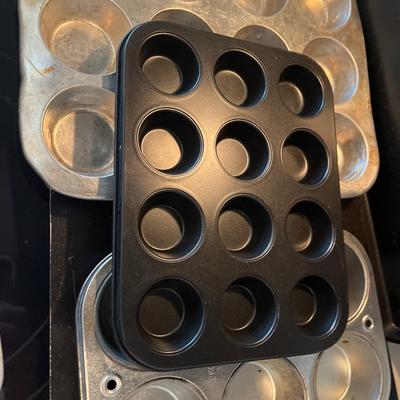 Aluminum bakeware & Airbake 9x13 pan