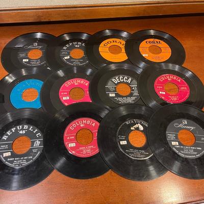 Vintage 45 Vinyl Records- Elvis, Beach Boys... (BC-MG)