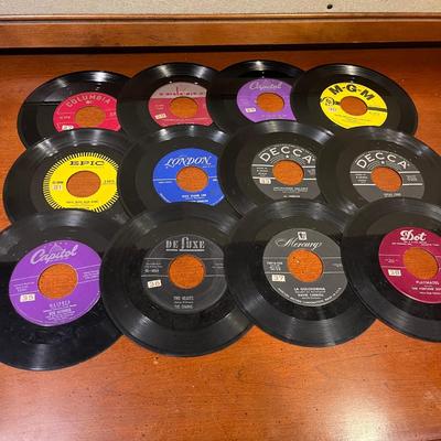 Vintage 45 Vinyl Records- Elvis, Beach Boys... (BC-MG)