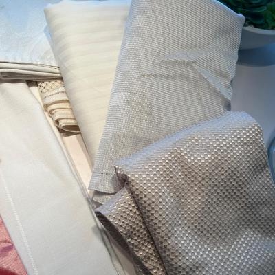 Placemats, napkins & tableclothes