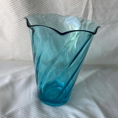 Lot 58 Hazel Atlas Capri Vase