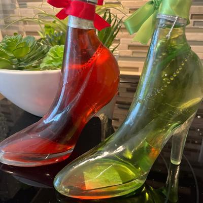 Decor with plastic succulents