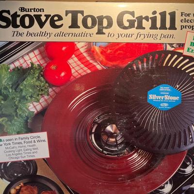 NEW Lodge cast iron, grizzly claws & stovetop grill