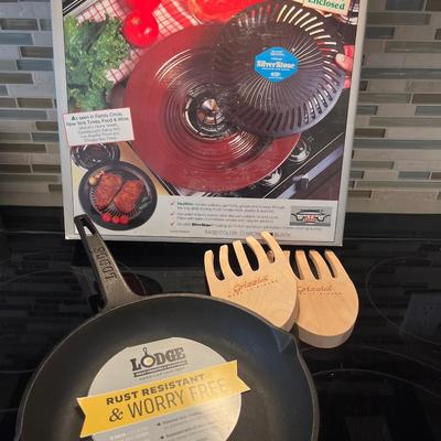 NEW Lodge cast iron, grizzly claws & stovetop grill