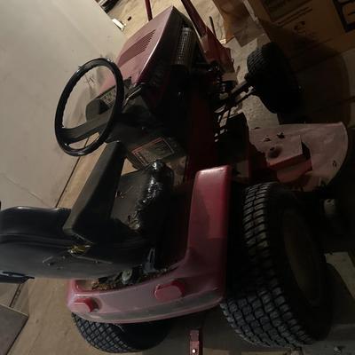 Toro Wheel Horse 520-H with snowblower attachment