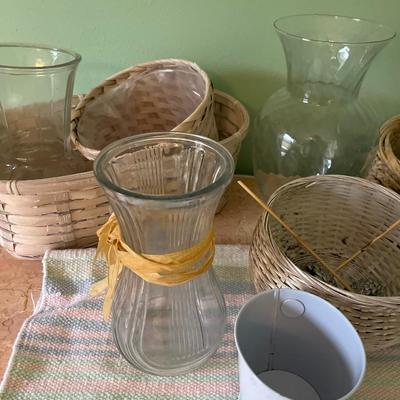 Baskets & vases (incl wicker trash can)