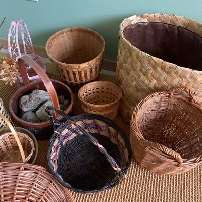 Folding wicker table & basket assortment