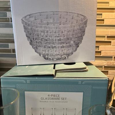 Mikasa Palazzo bowl, NIB glasses ((4) & beer mugs