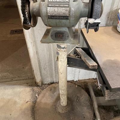 Delta bench grinder