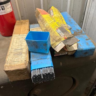 Lincoln fleet arc, junior, limited input welder with rods