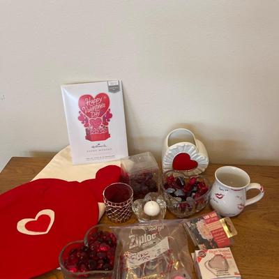 Two Card Players Costumes & Valentines decor